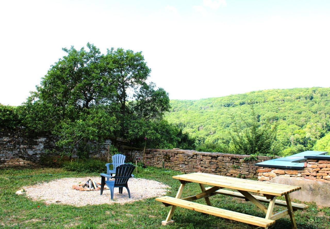 Le Clos Des Pierres Rouges Burgy Екстериор снимка